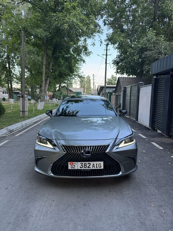 Lexus ES