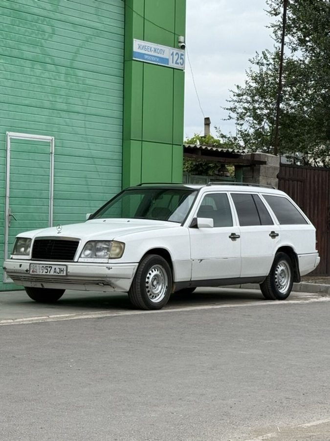 Mercedes-Benz W124