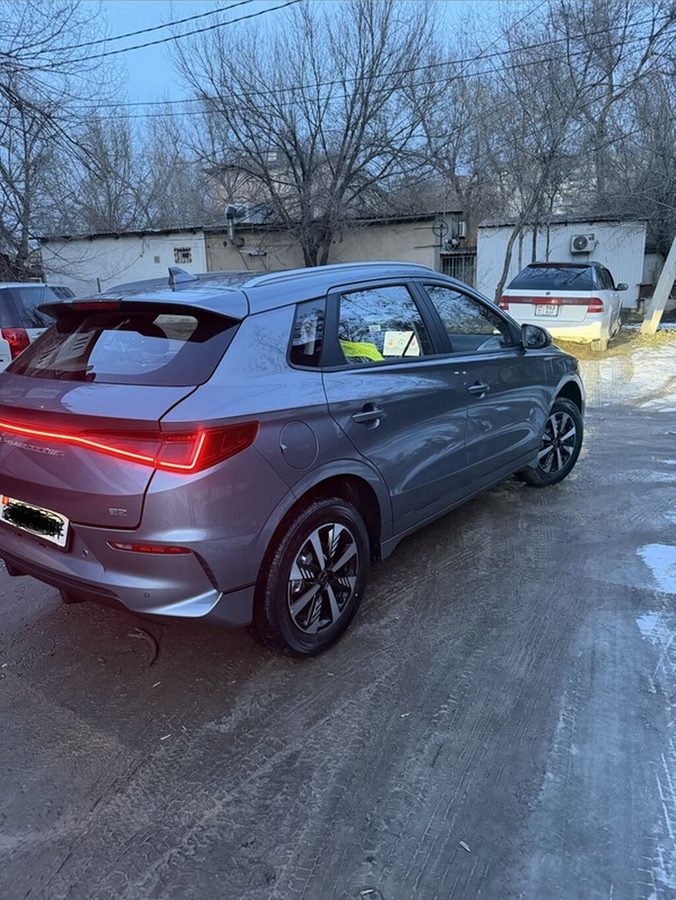 BYD E2