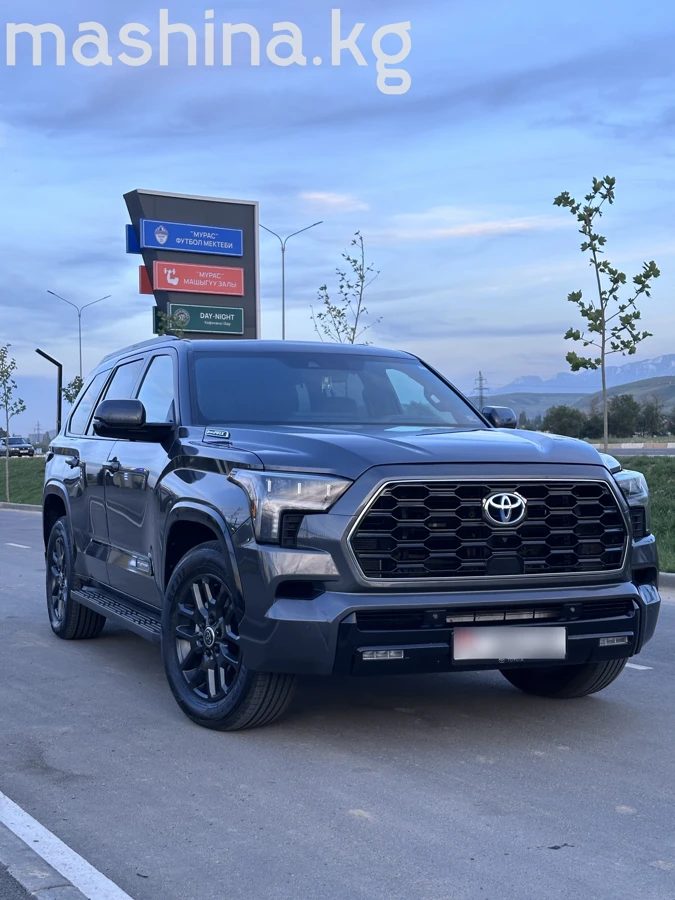 Toyota Sequoia III 2024