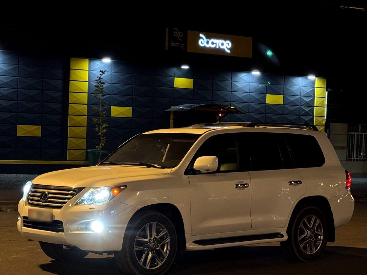 Lexus LX III 2008