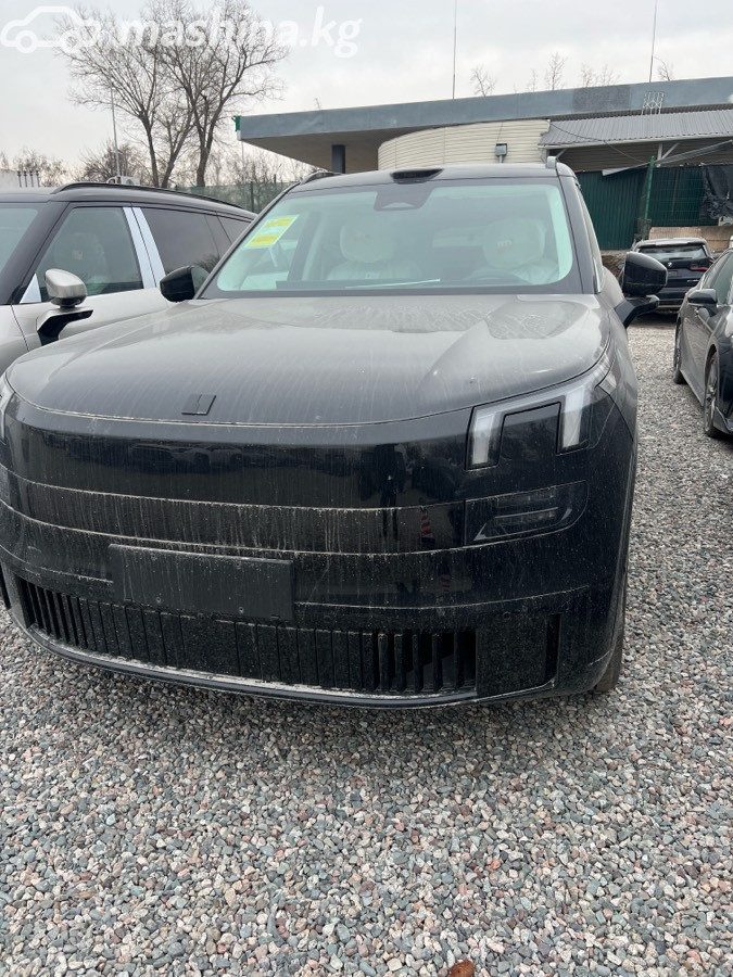 Lynk & Co 900
