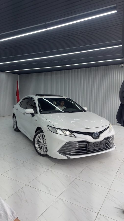 Toyota Camry VIII (XV70) 2020