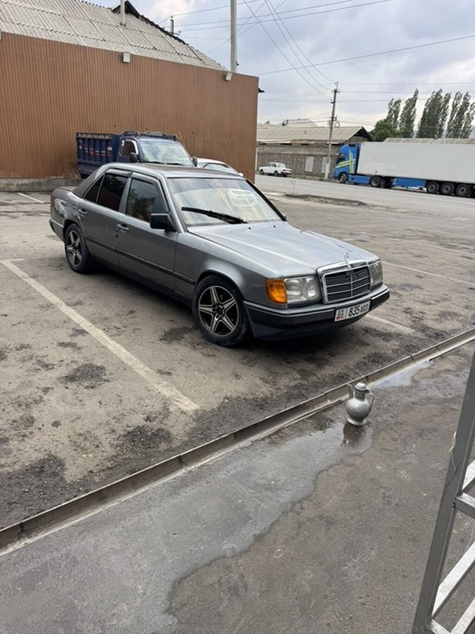 Mercedes-Benz W124