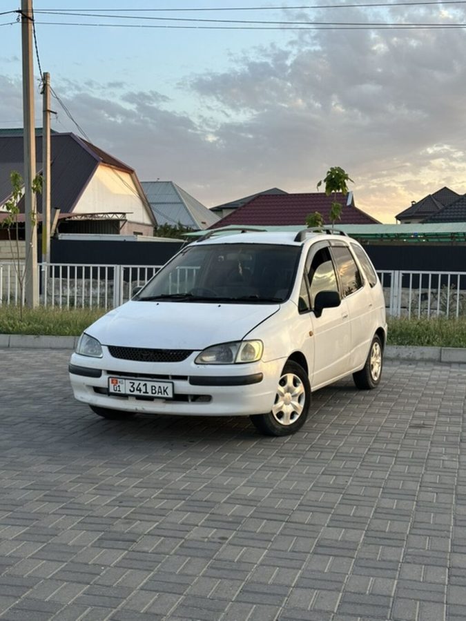 Toyota Corolla Spacio