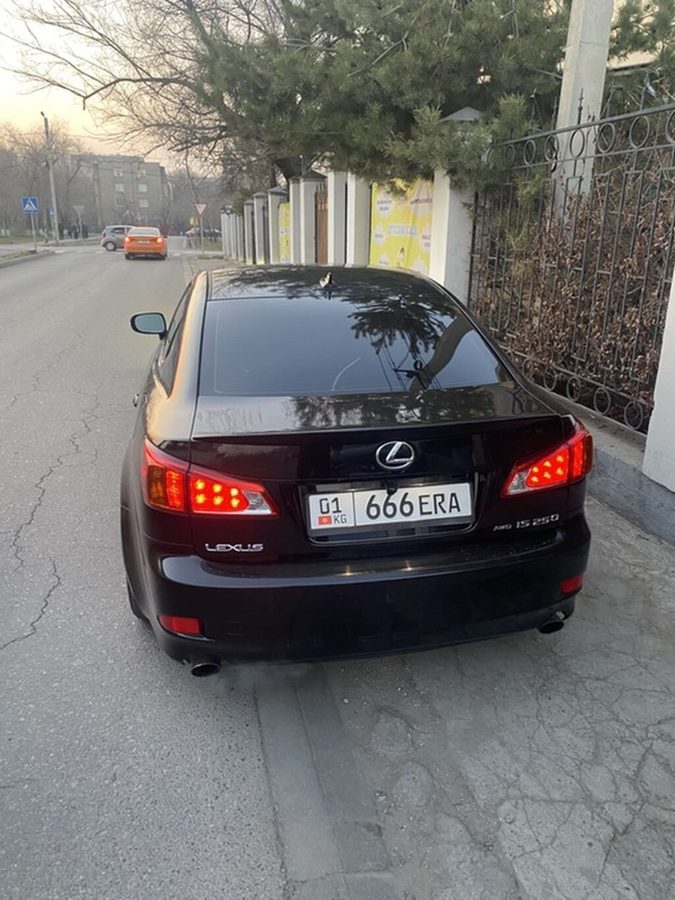 Lexus IS