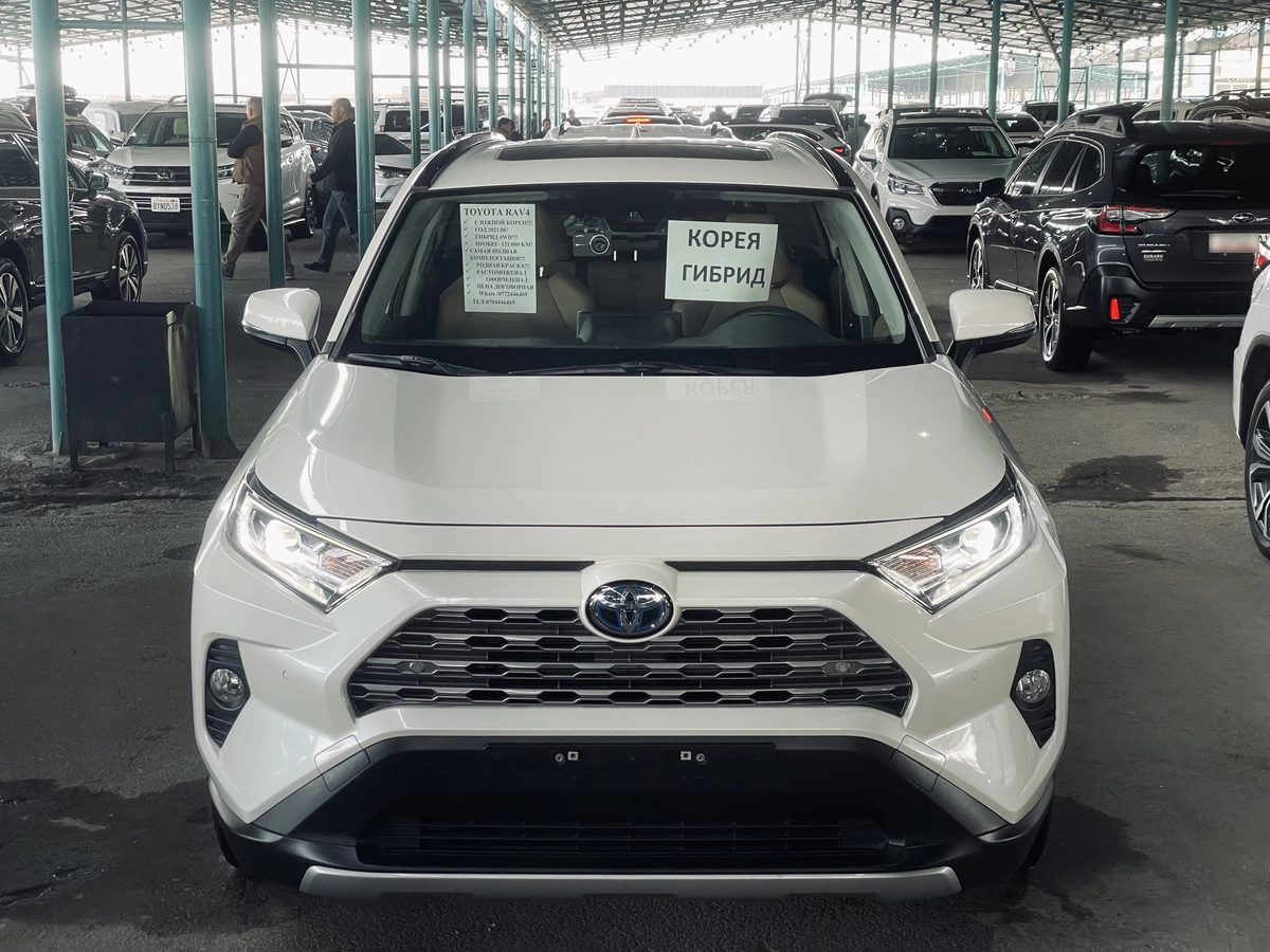 Toyota RAV4 V (XA50) 2021