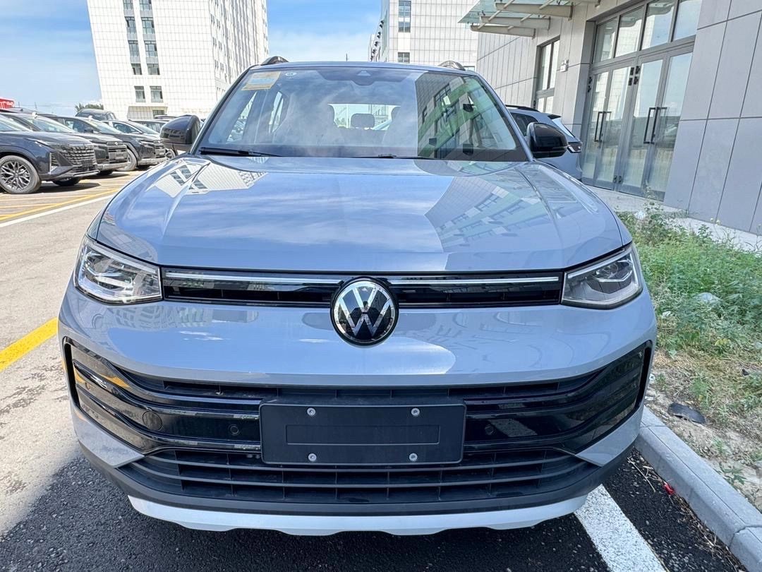 Volkswagen Tharu XR 1.5 AT
