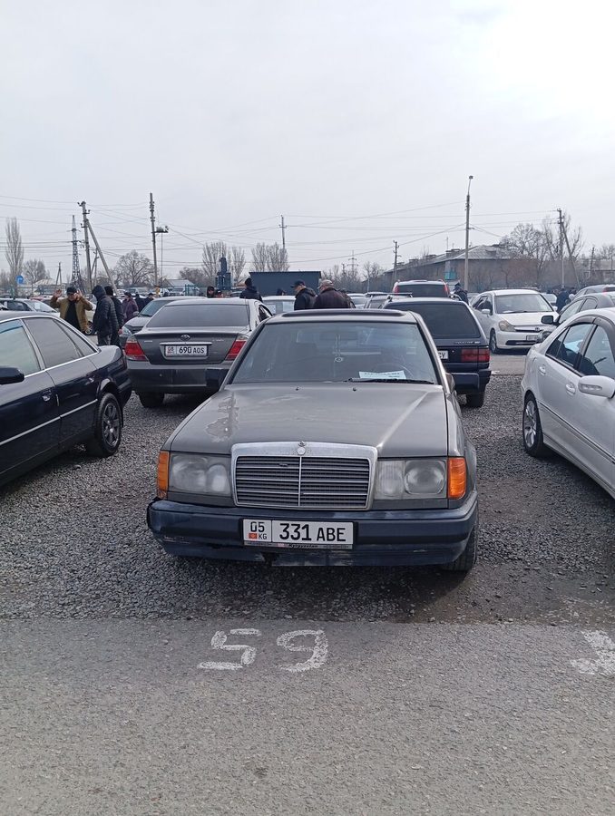 Mercedes-Benz W124