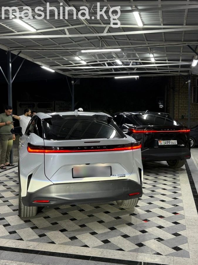 Lexus RZ 2023