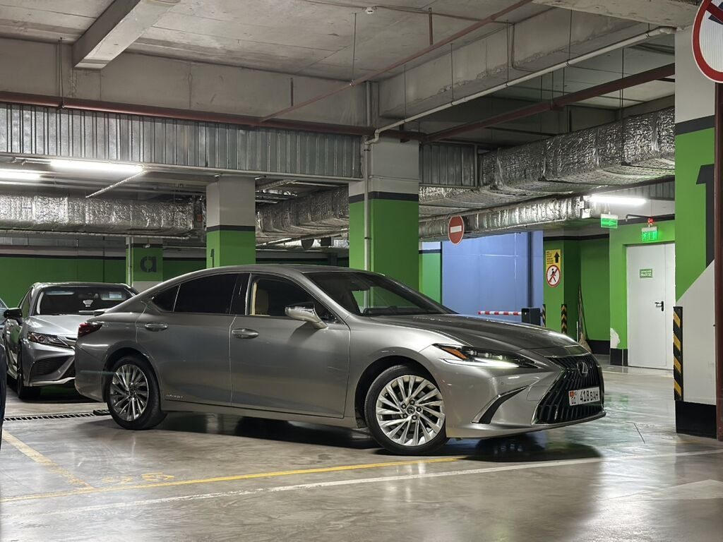 Lexus ES