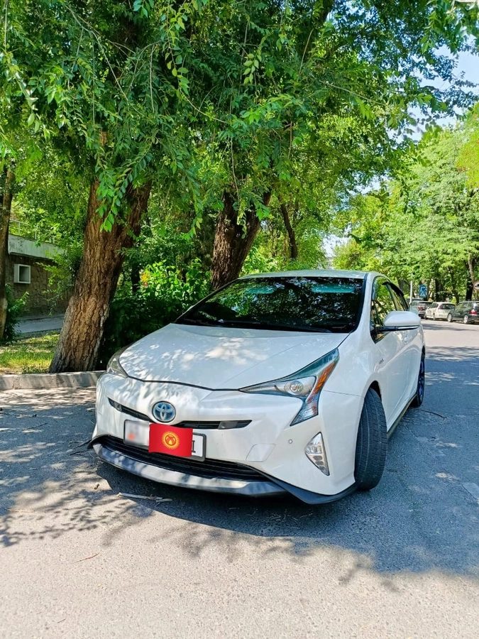 Toyota Prius IV Рестайлинг (XW50) 2018