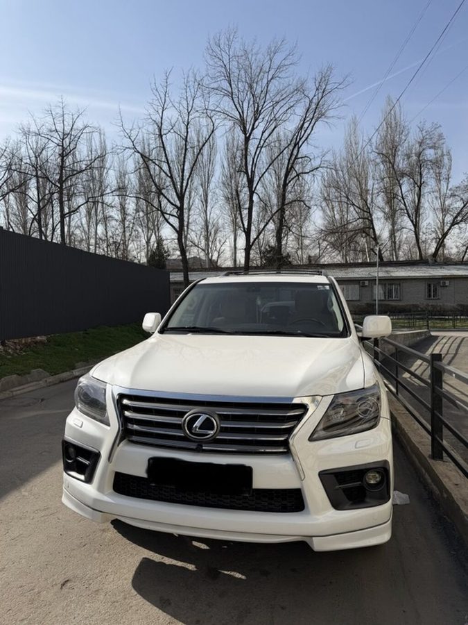 Lexus LX