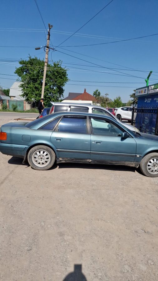 Audi 100