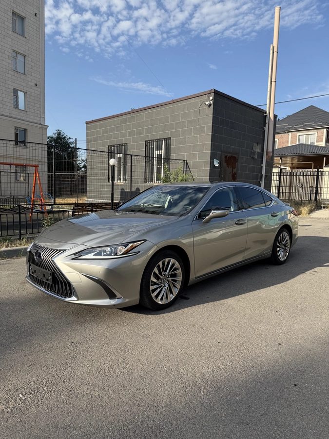 Lexus ES VII 2019