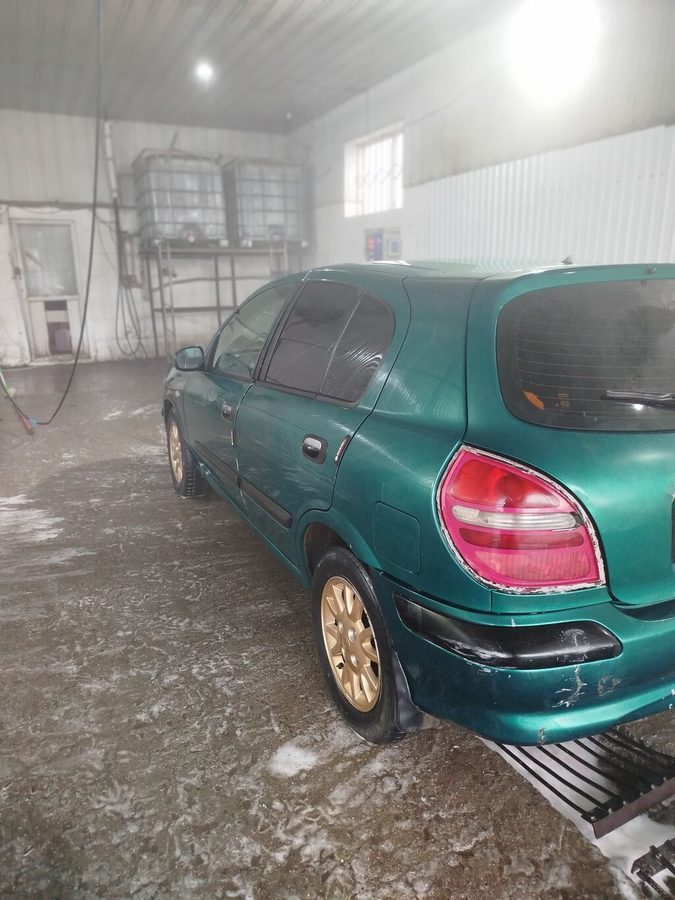 Nissan Almera