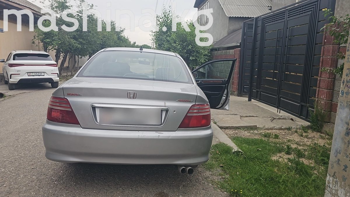 Honda Accord VI 2001
