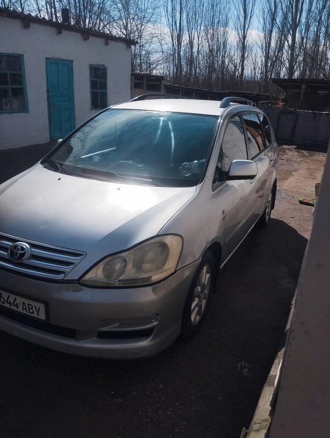 Toyota Avensis Verso