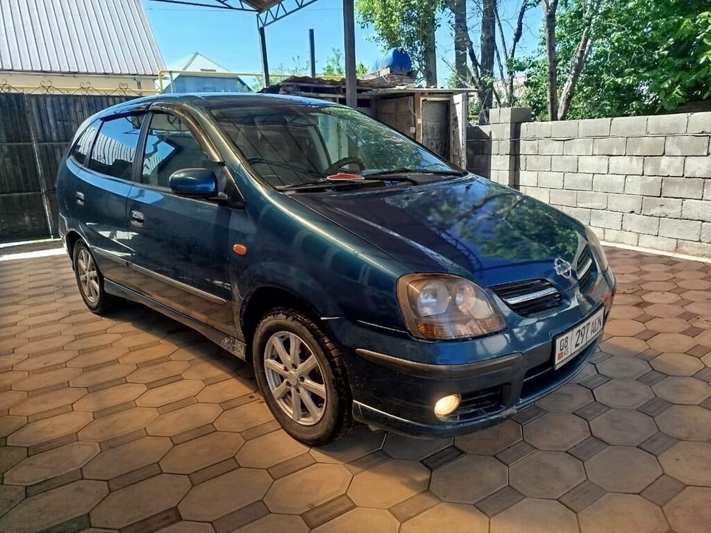 Nissan Almera Tino