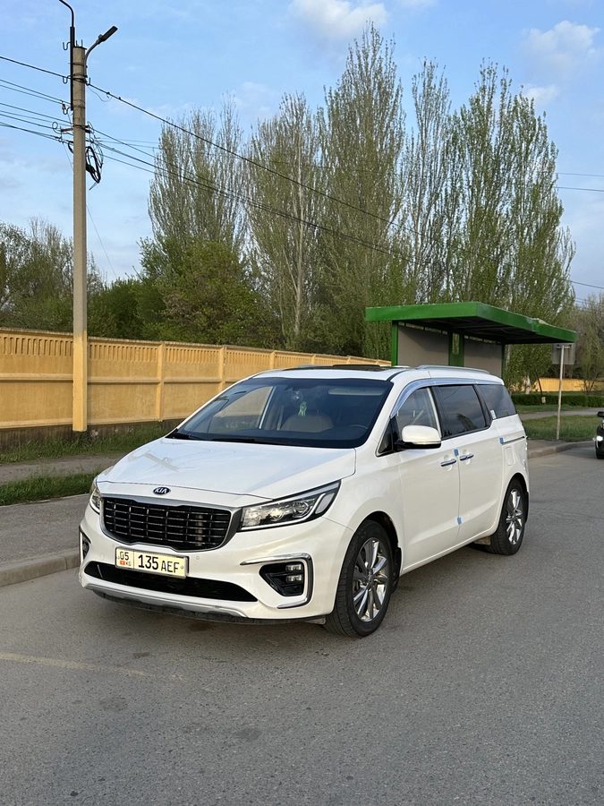 Kia Carnival III 2020