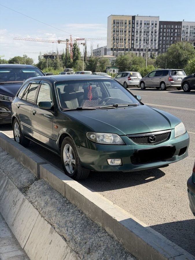 Mazda 323