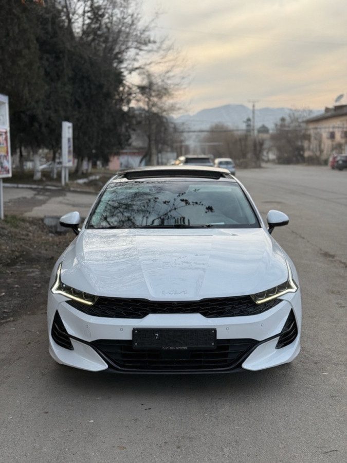 Kia K5 III