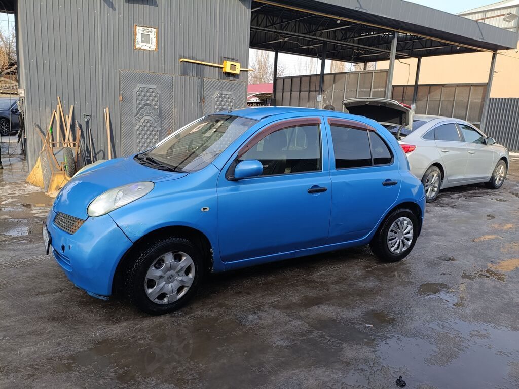 Nissan March