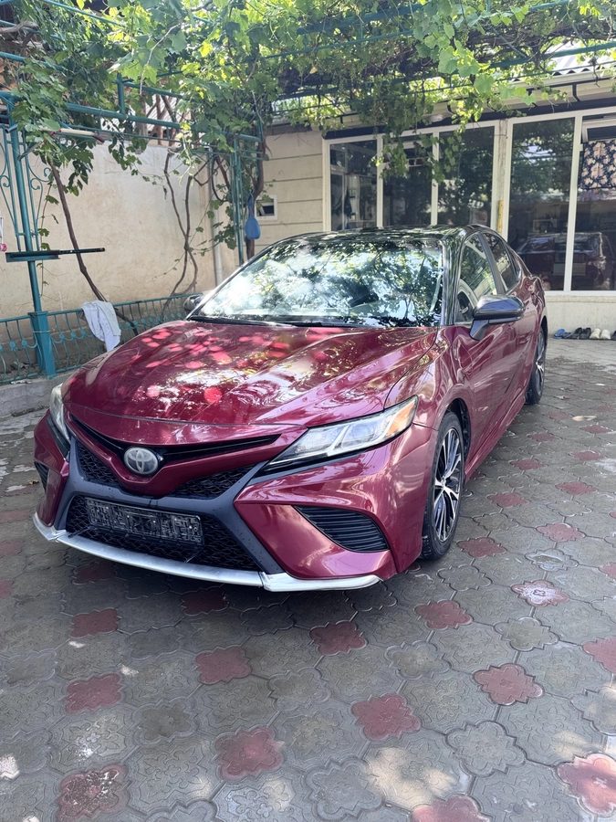 Toyota Camry VIII (XV70) 2018