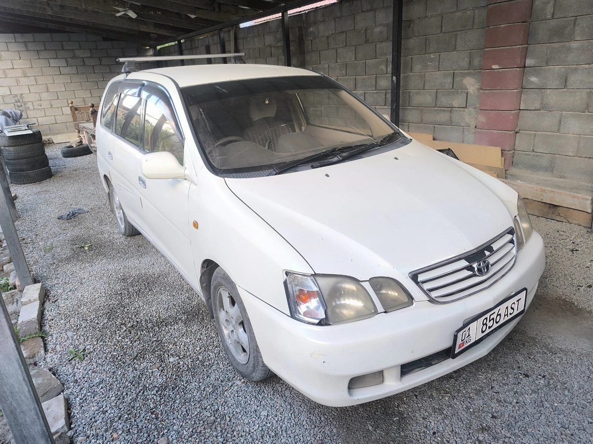 Toyota Gaia 2.0 AT