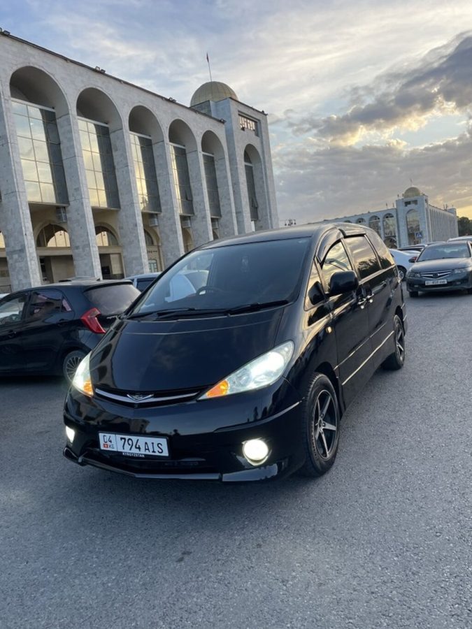 Toyota Estima