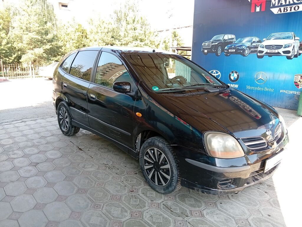 Nissan Almera Tino