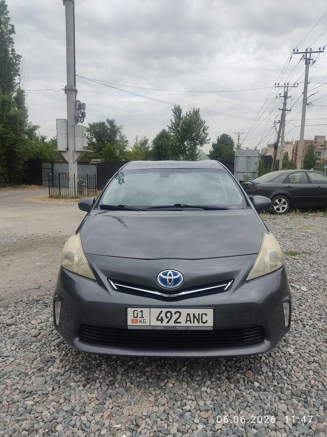 Toyota Prius V