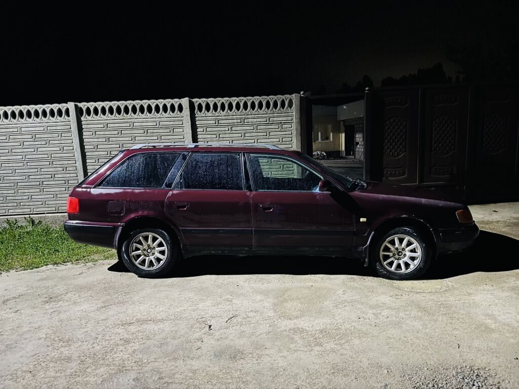 Audi 100