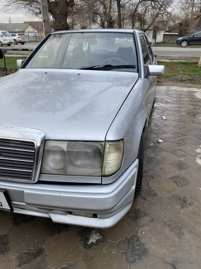 Mercedes-Benz W124