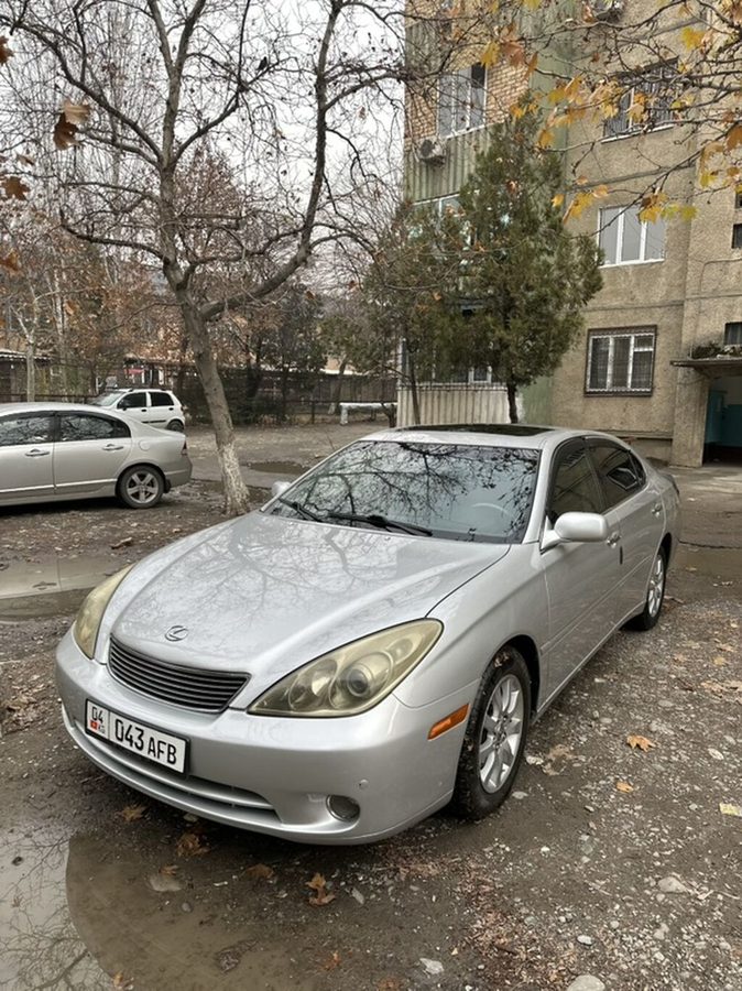 Lexus ES