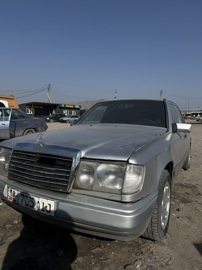 Mercedes-Benz W124
