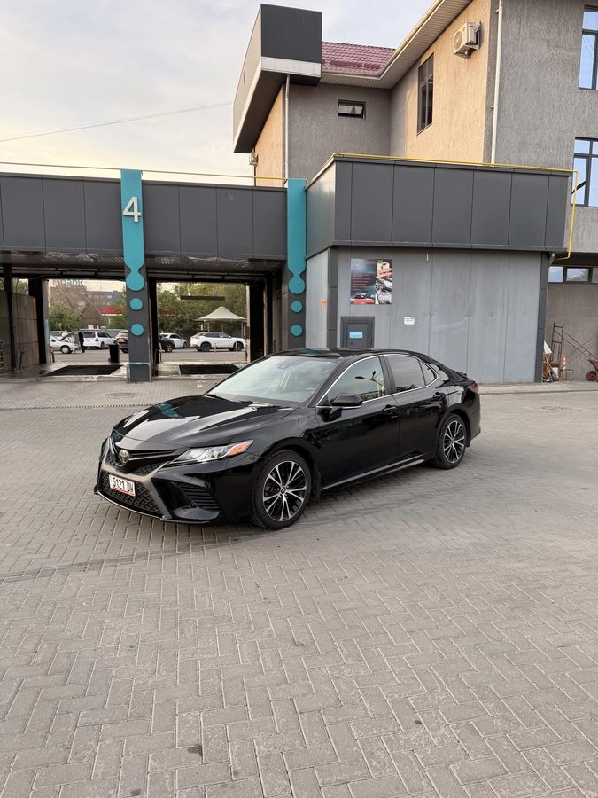 Toyota Camry VIII (XV70) 2019