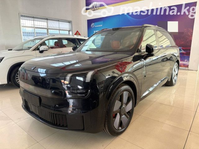 Lynk &amp; Co 900