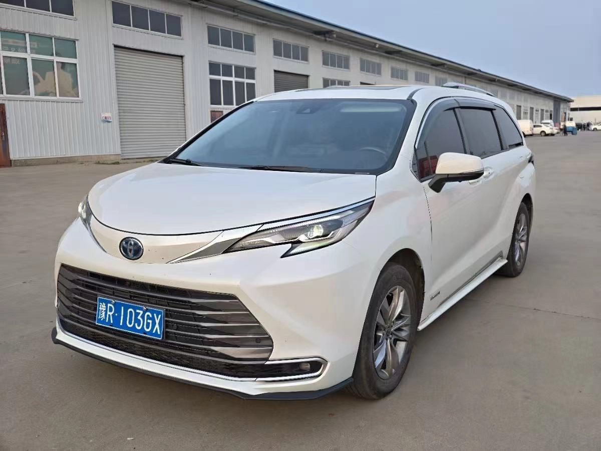 Toyota Sienna IV 2024