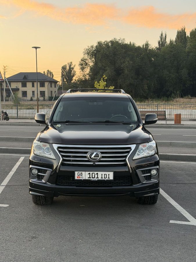 Lexus LX