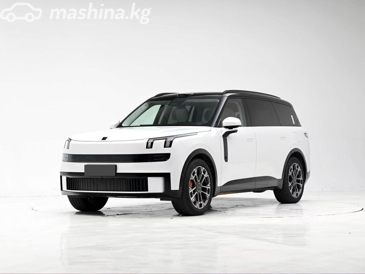 Lynk & Co 900