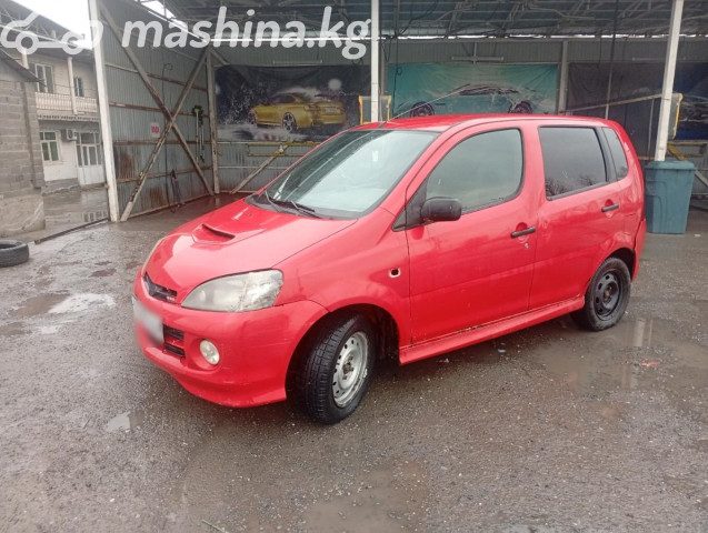 Daihatsu YRV