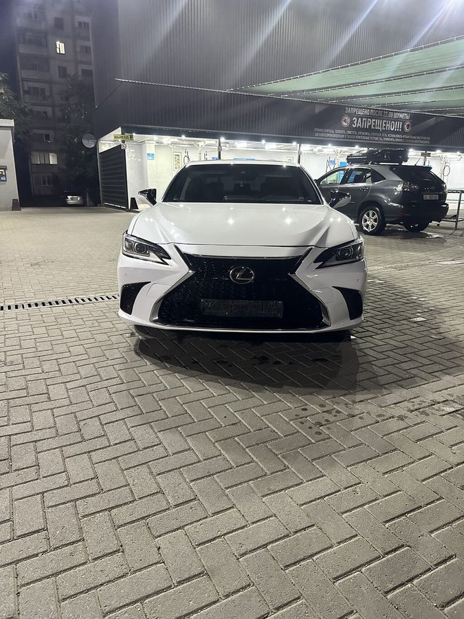 Lexus ES