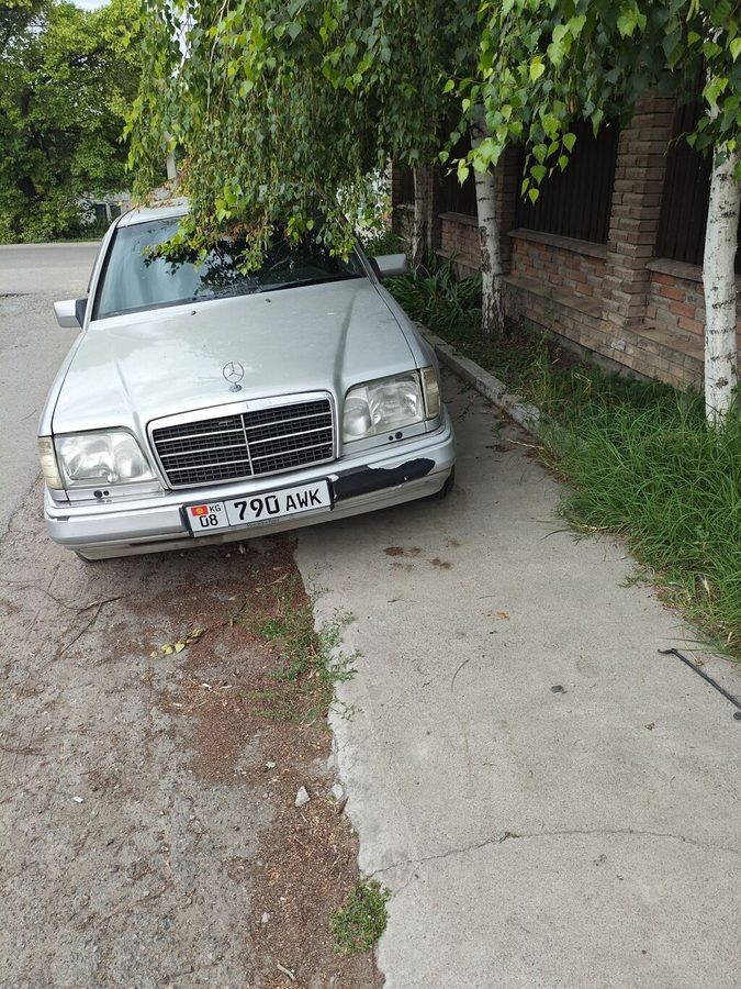 Mercedes-Benz W124