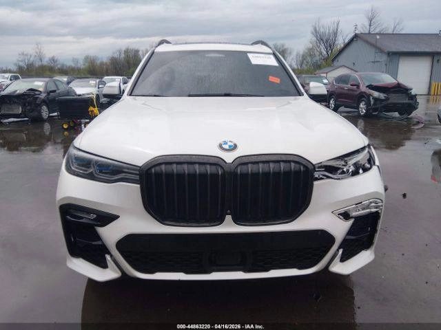 BMW X7 I (G07) M50i 4.4 AT 4WD