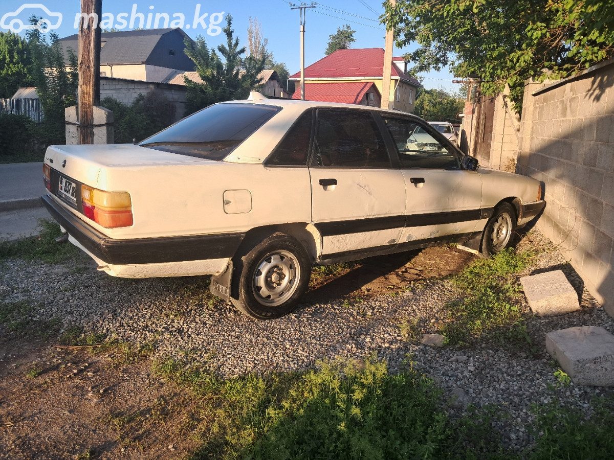 Audi 100