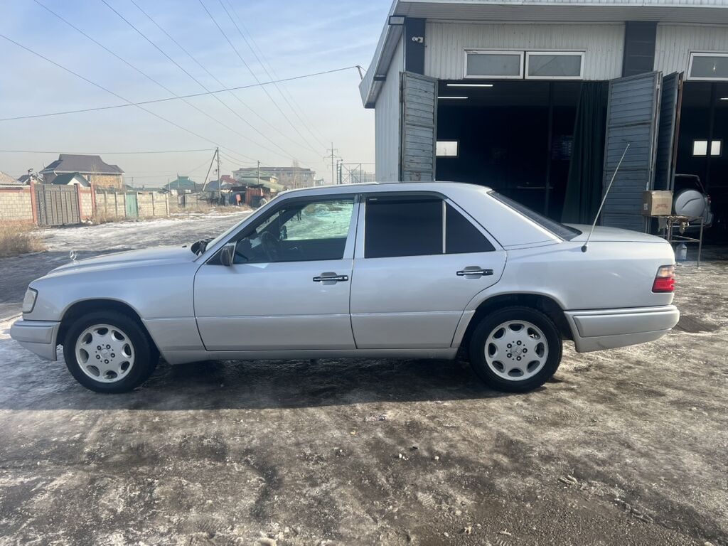 Mercedes-Benz W124
