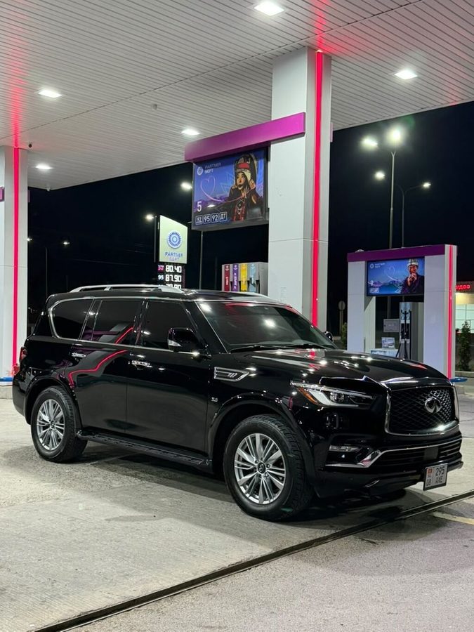 Infiniti QX80