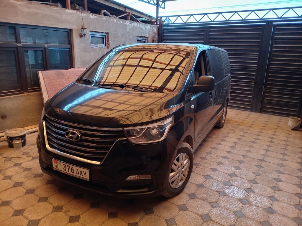 Hyundai H-1