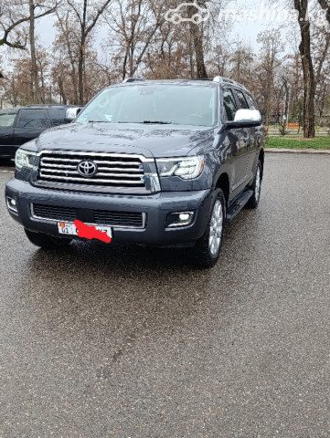 Toyota Sequoia